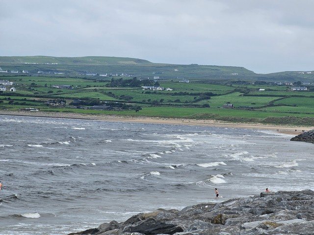 1 foot mushy waves all along the beach as high tide approaches